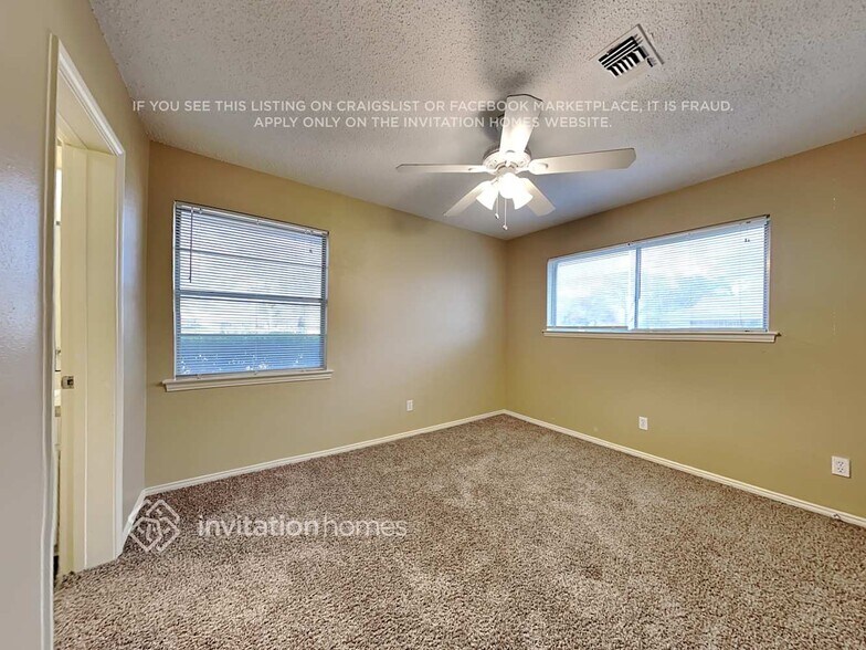 Building Photo - 150 Valleyglen Dr