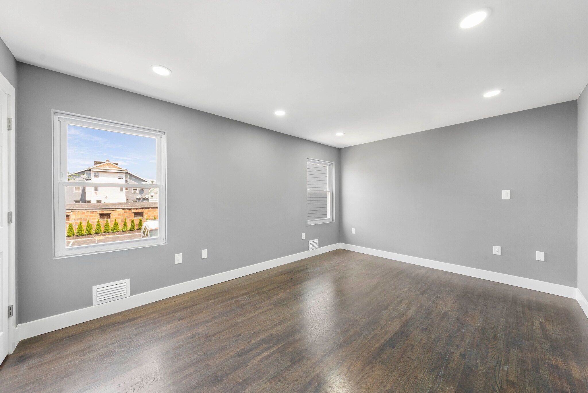 Room 1 - 1117 Chestnut St