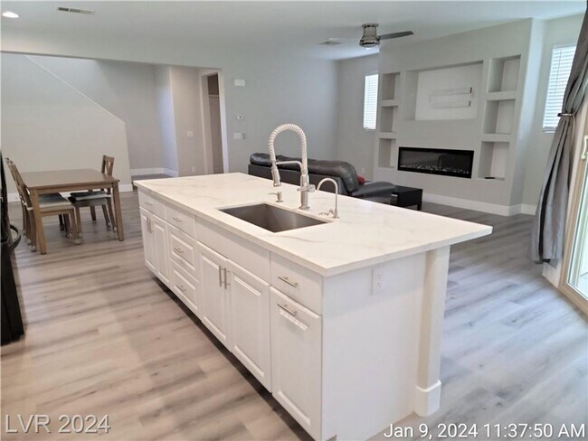 Building Photo - PARTIALLY FURNISHED 2-STORY HOME LOCATED O...