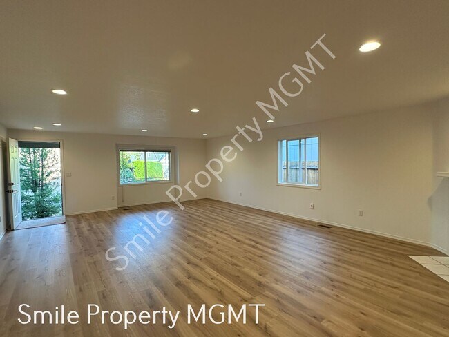 Building Photo - Remodeled Ranch in a Quiet Community