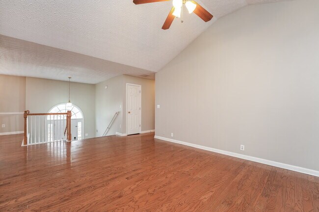 Building Photo - 335 Shadowbrooke Cir SW