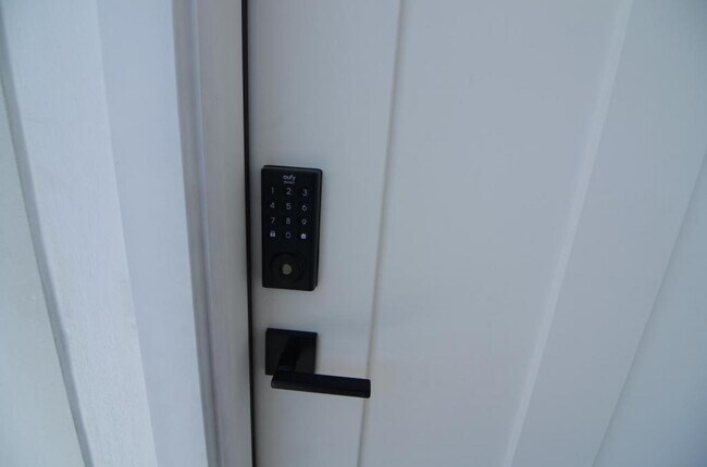 Building Photo - 126 22nd Ave