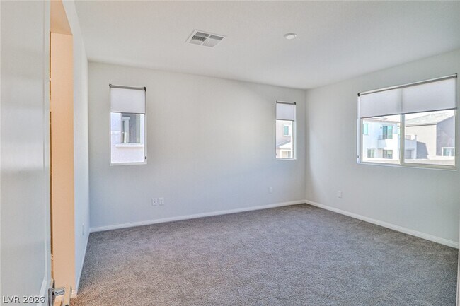 Building Photo - 9220 Far Side Ave