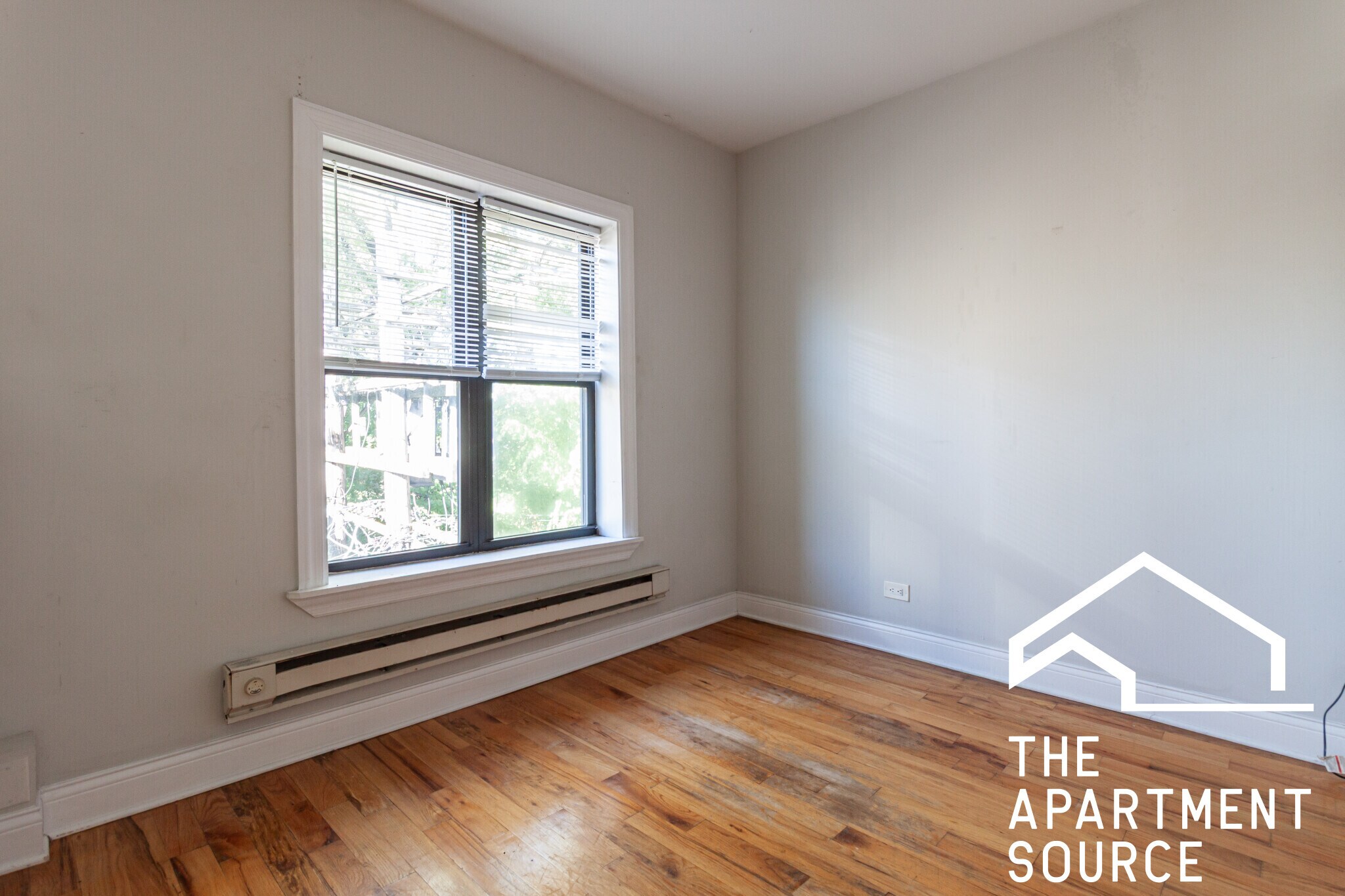 Building Photo - 630 W Cornelia Ave