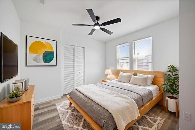 Primary Photo - 2614 Sylmar St
