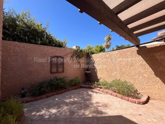 Building Photo - 7513 N Vía Camello Del Sur