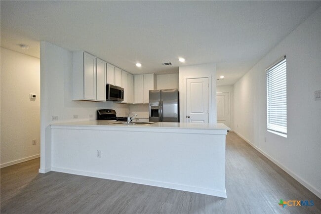 Building Photo - 3748 Axis Hl St