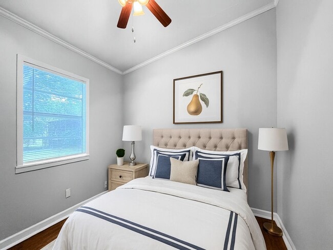 Building Photo - Beautifully Renovated 3-Bedroom Home with Spacious Backyard!