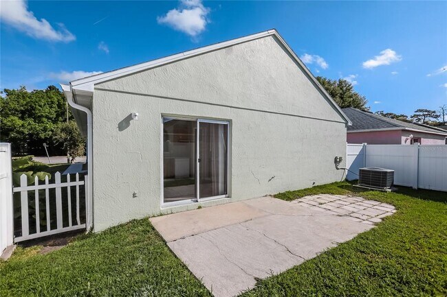 Building Photo - 8757 Claiborne Ct