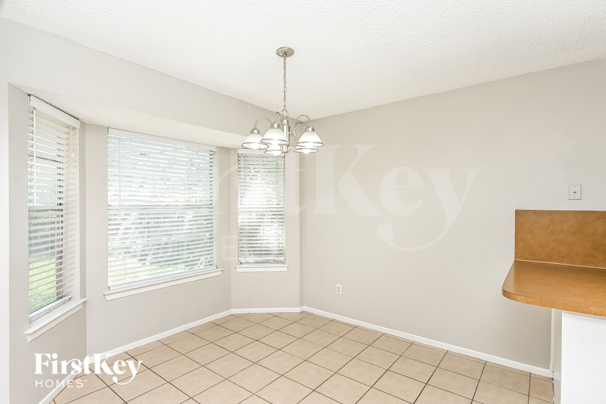 Building Photo - 7508 Evergreen Dr