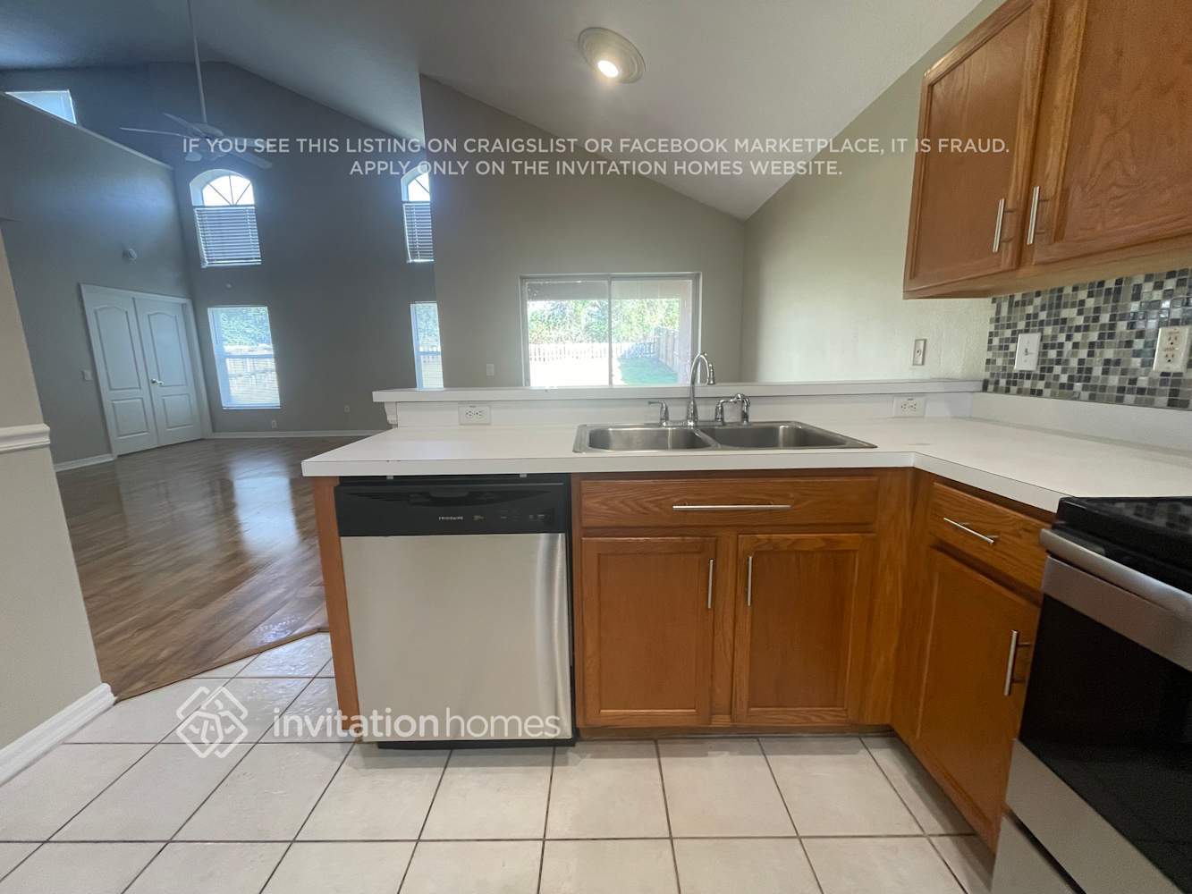 Building Photo - 12840 Kings Lake Dr