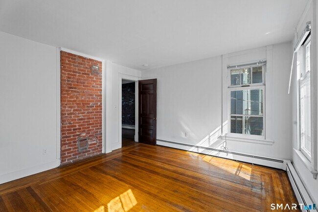 Building Photo - 251 Lawrence St