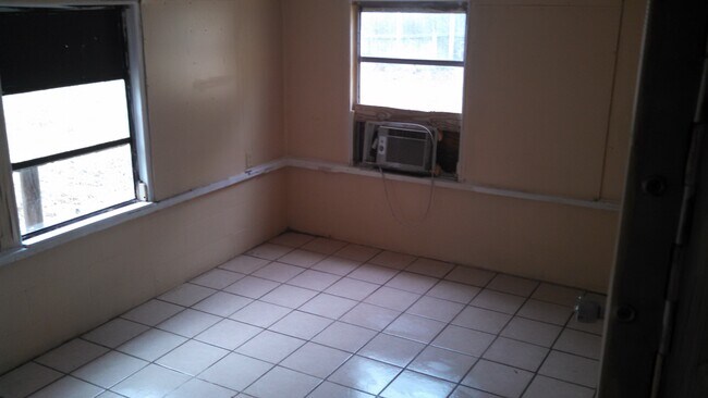 Building Photo - 118 Tidewater Dr