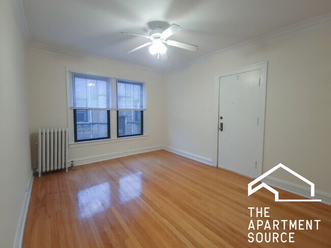 Building Photo - 5943 N Paulina St