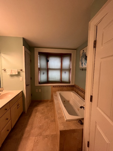 Building Photo - 151 Eagle St