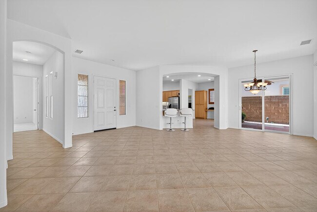Building Photo - 60543 Desert Shadows Dr
