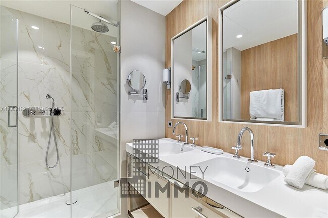 Building Photo - 11 Rue St