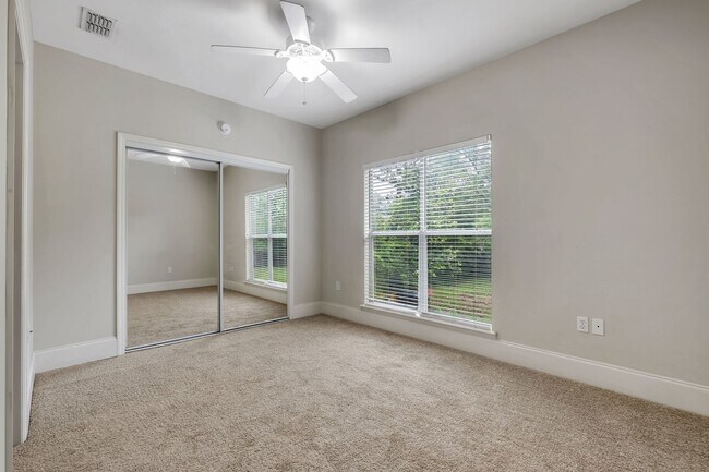 Building Photo - Midtown Tallahassee Townhome