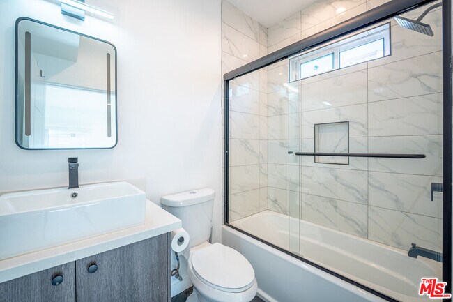 Building Photo - 246 N Dillon St