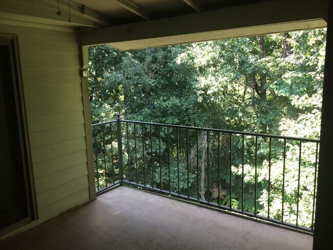 Building Photo - 808 Gables Dr