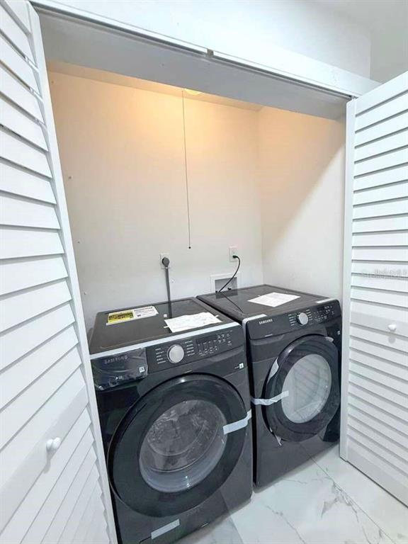 Building Photo - 1048 Newbern St NE