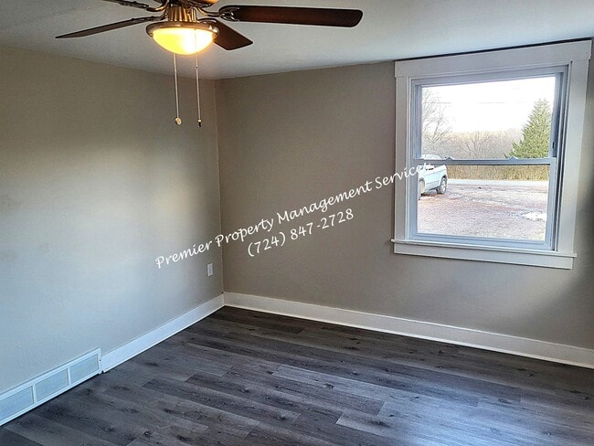 Building Photo - 1390 Barclay Hill Rd