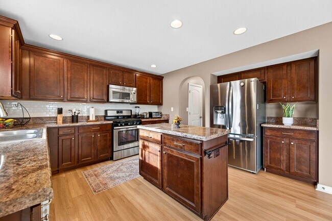 Building Photo - 1961 Creek Bank Dr