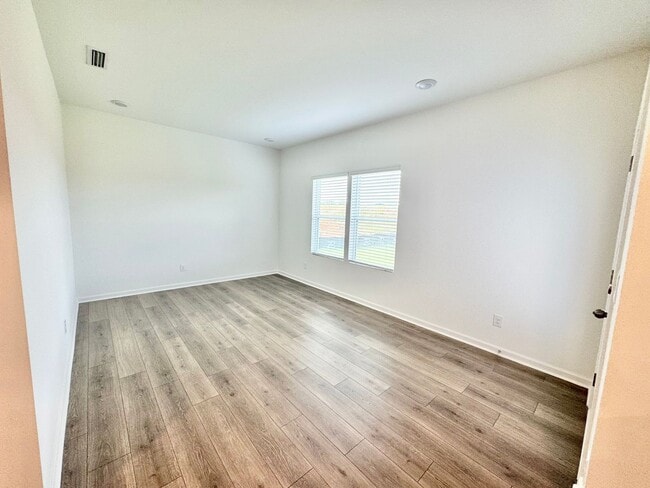 Building Photo - 4 br 2.5 ba home in the Kensington community  READY May 20TH  Close to I-85