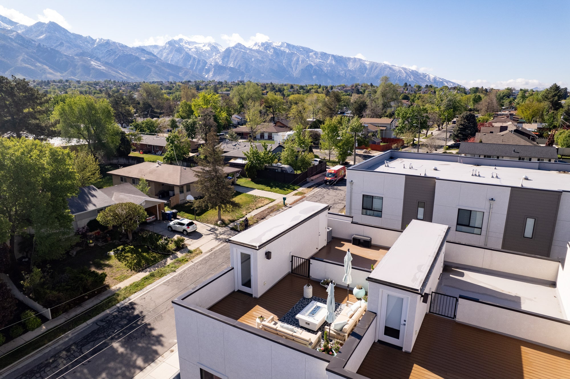 Building Photo - 6988 S Brookhill Dr