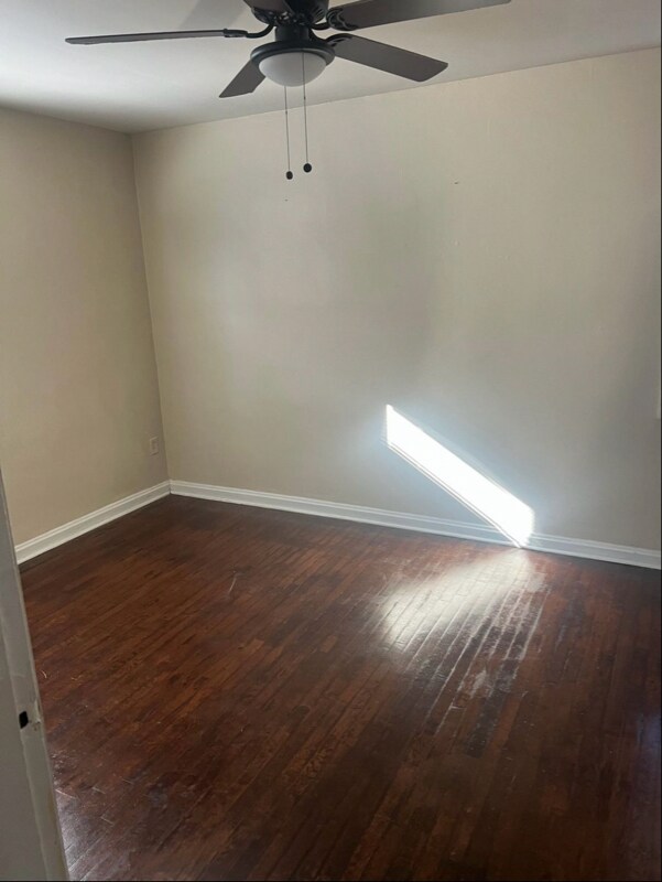 Building Photo - 3077 Glenmore Ave