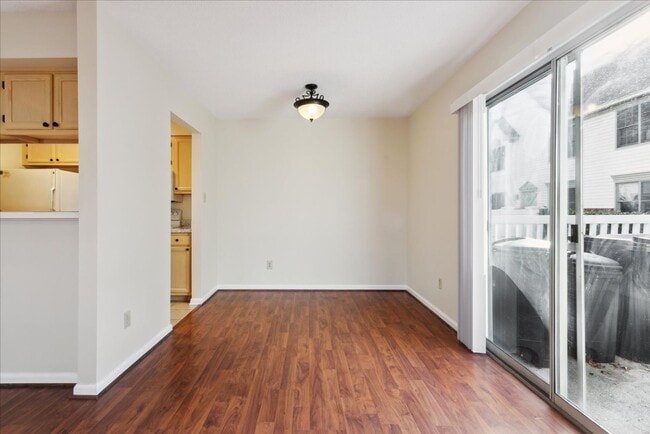 Building Photo - 27 F Tamarisk Quay