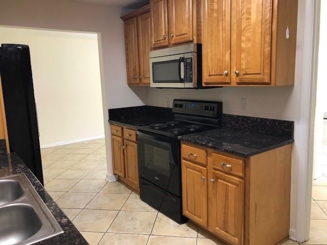 Building Photo - 708 Littledale Rd