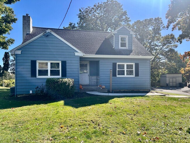 Primary Photo - Spacious 3-Bedroom 1.5 Bath Home For Rent ...