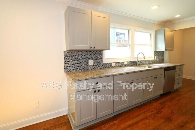 Building Photo - 1095 Ira St SW