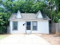 Building Photo - 2415 N Linn Ave