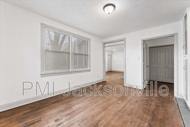 Building Photo - 3694 Grandy Ave