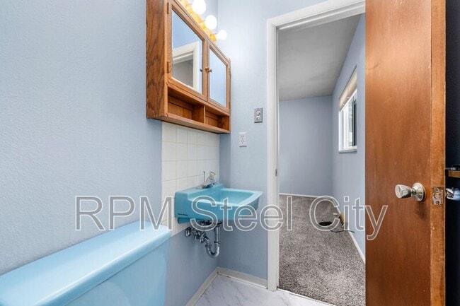 Building Photo - 61 University Cir