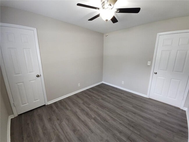 Building Photo - 2879 Port Royal Ln