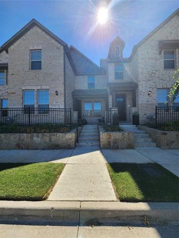 Building Photo - 6820 Meadow Crest Dr