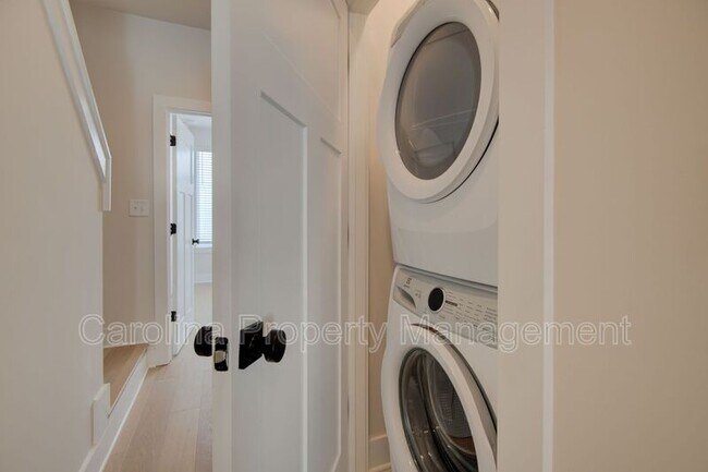 Building Photo - 5045 York Park Ln