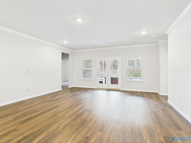 Building Photo - 157 High Leaf Dr