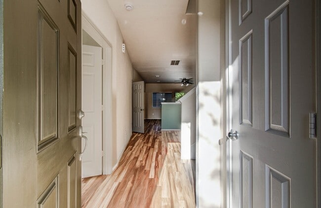 Building Photo - 7506 Pavilion Dr