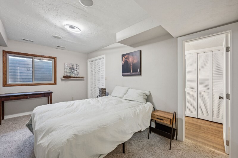 Building Photo - 711 S Bear Paw Ln