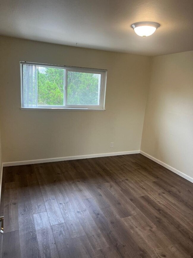 Building Photo - 1580 Higgins Way