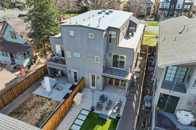 Building Photo - Rare University/Observatory Park 4 Plus Bed, 4.5 Bath Home