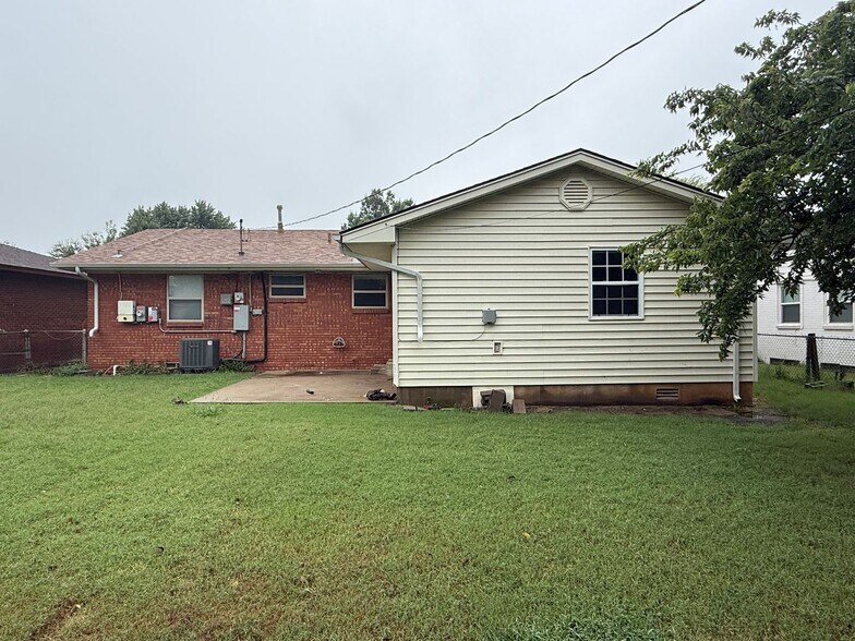 Building Photo - 5417 NW 46th Terrace