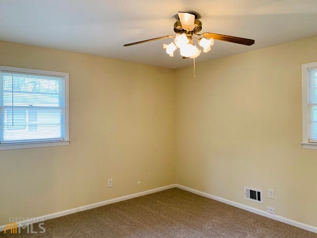 Building Photo - 105 Sunrise Dr