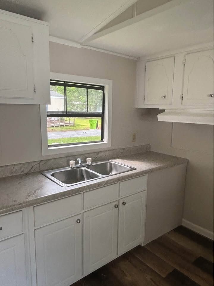 Building Photo - 103 Amberwood Ln