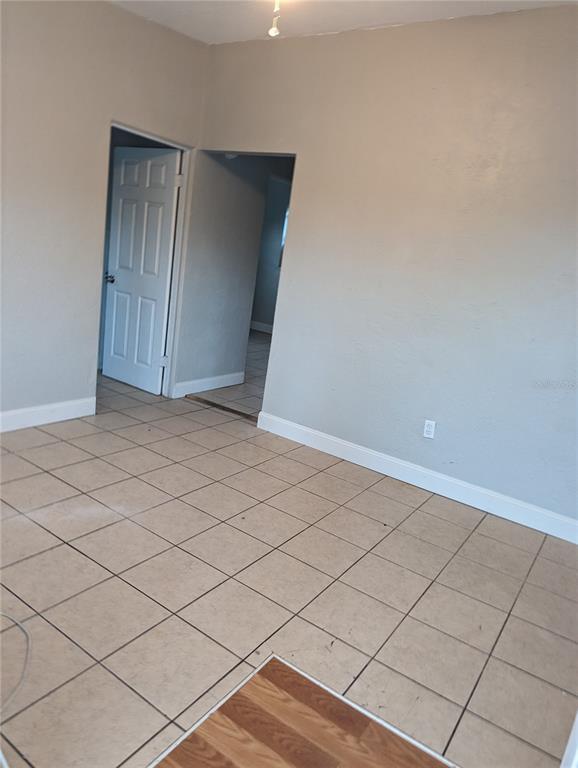 Building Photo - 2000 Queensboro Ave S