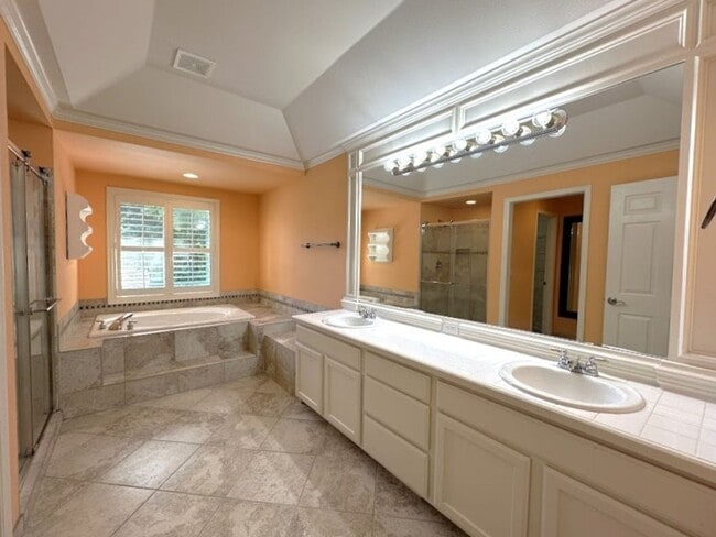 Building Photo - Luxury living in Gig Harbor!